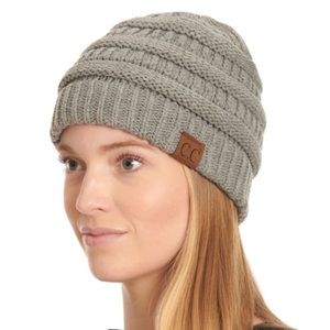 C.C. Brands women’s gray knit beanie